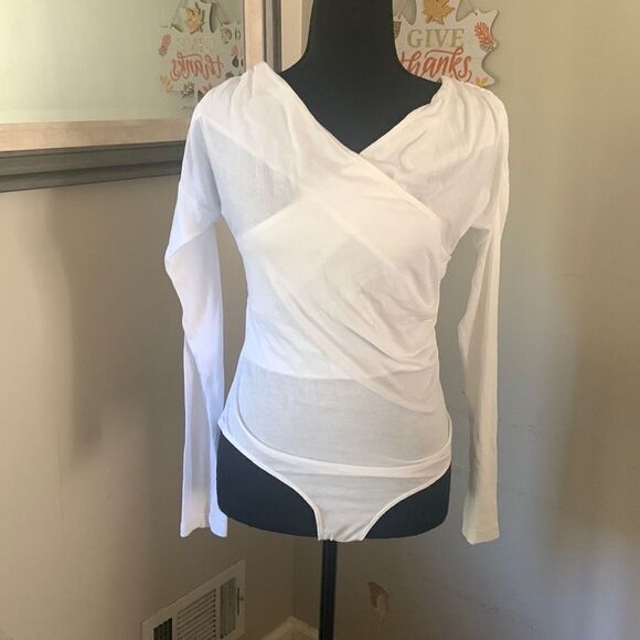 NWOT Abound white bodysuit size S - Picture 2 of 10